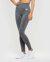 وصف: امرأة ترتدي ملابس رسمية مخلوطة بشعار أبي
Move Seamless Leggings السروال الضيق الخالي من التكيف
غراي مارل مشمول بذهن أفضل النساء